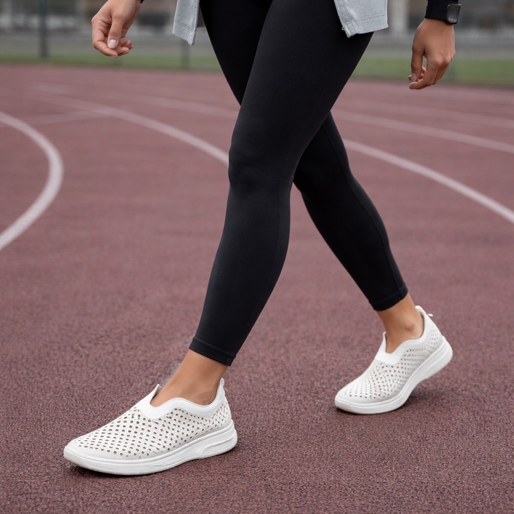 Centrics Slip-On Sneaker Women’s Flexus by Spring Step size 10